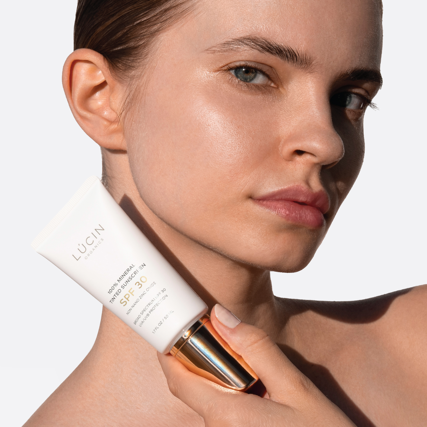 100% MINERAL TINTED SUNSCREEN SPF 30